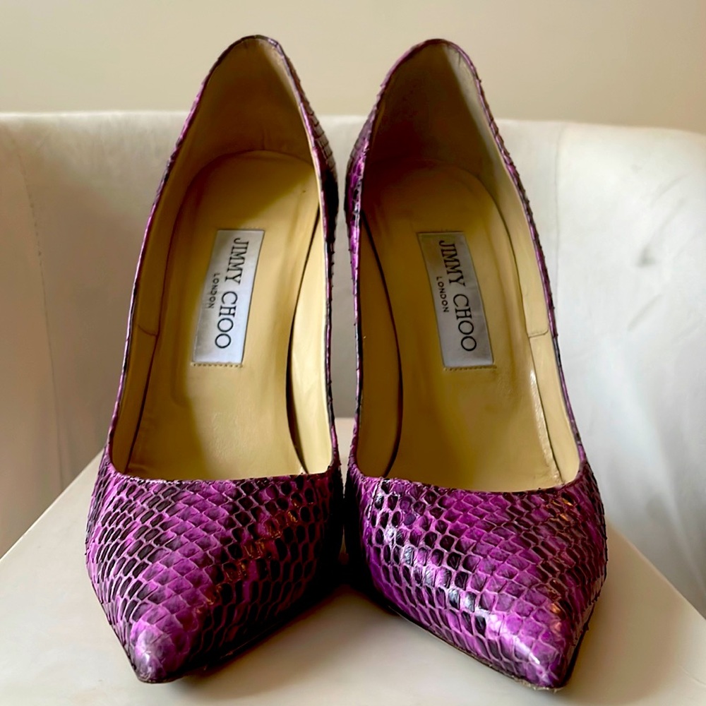 Jimmy Choo Glossy Elaphe Pumps in Orchid.  REAL SNAKE SKIN 37.5 EU - 7 US